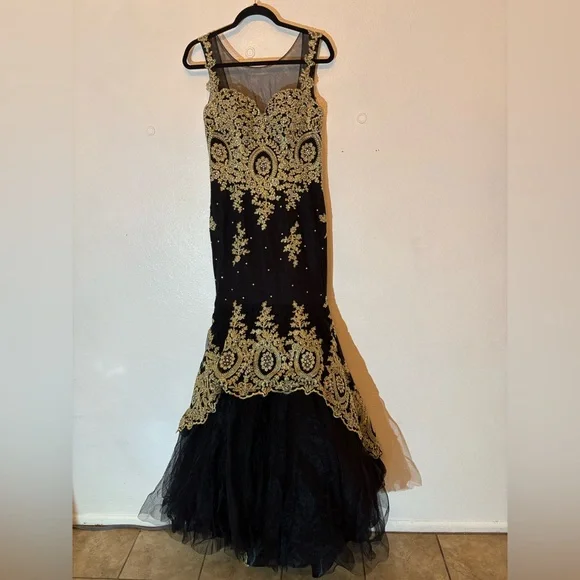 Abby Paris Formal Dress By Lucci Lu - Picture 4 of 15